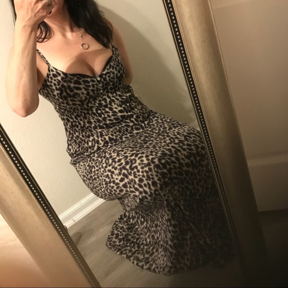 Akualani Leopard print Maxi Dress M